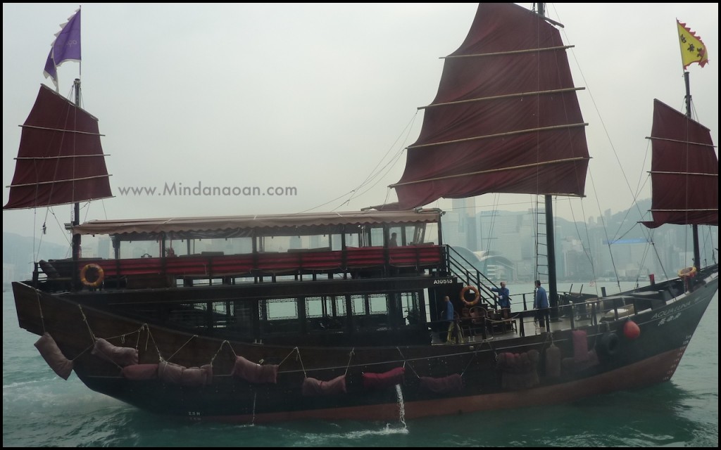 chinese junk ship hong kong