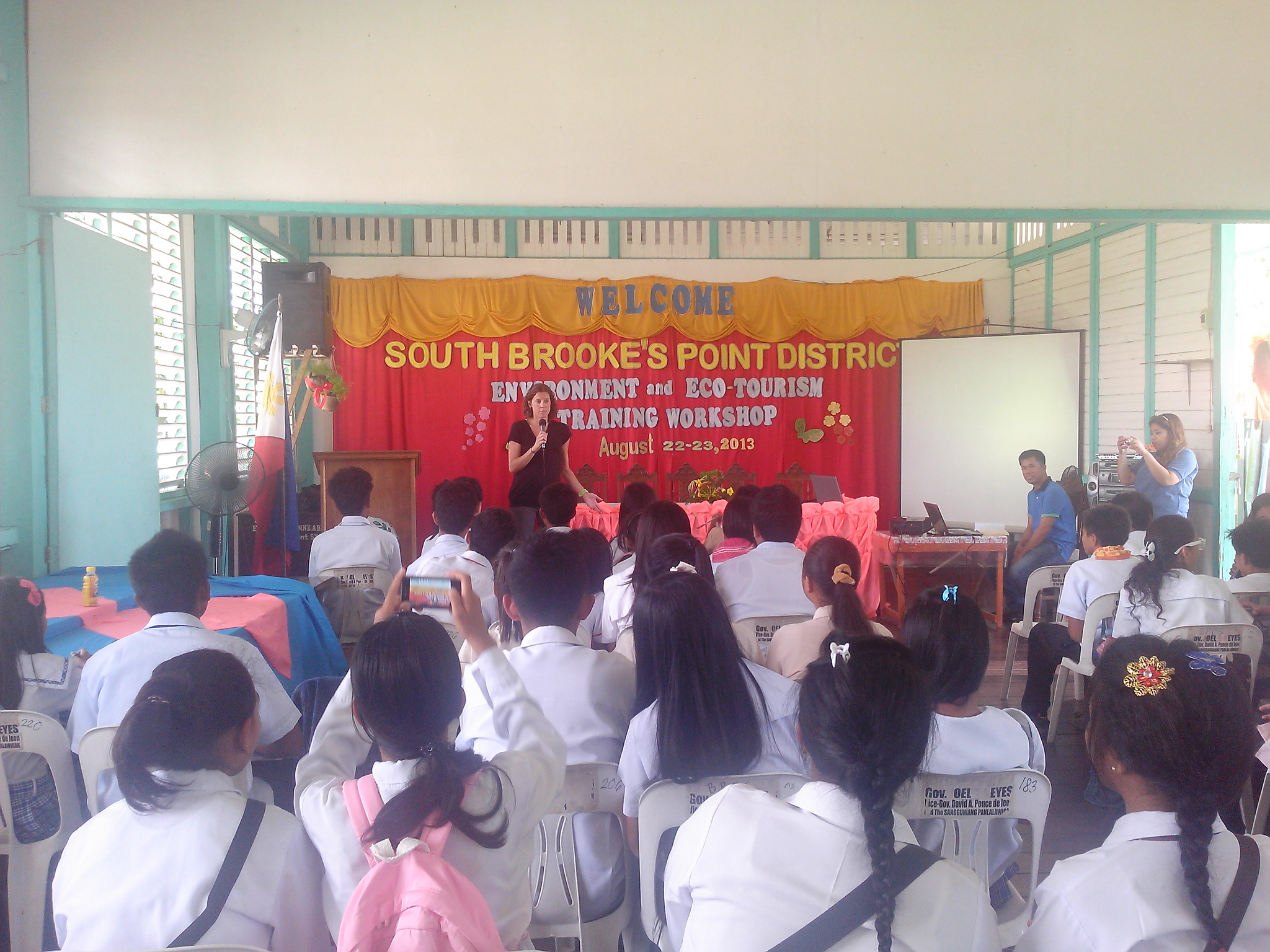 Speaking about social media in a US Embassy event in Palawan