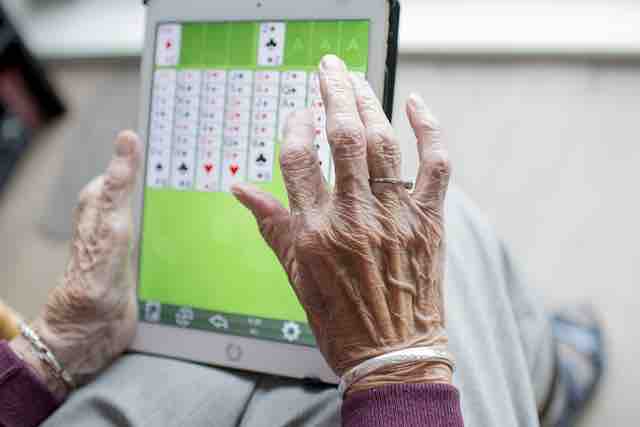 Tips on how to protect seniors against cybersecurity risks